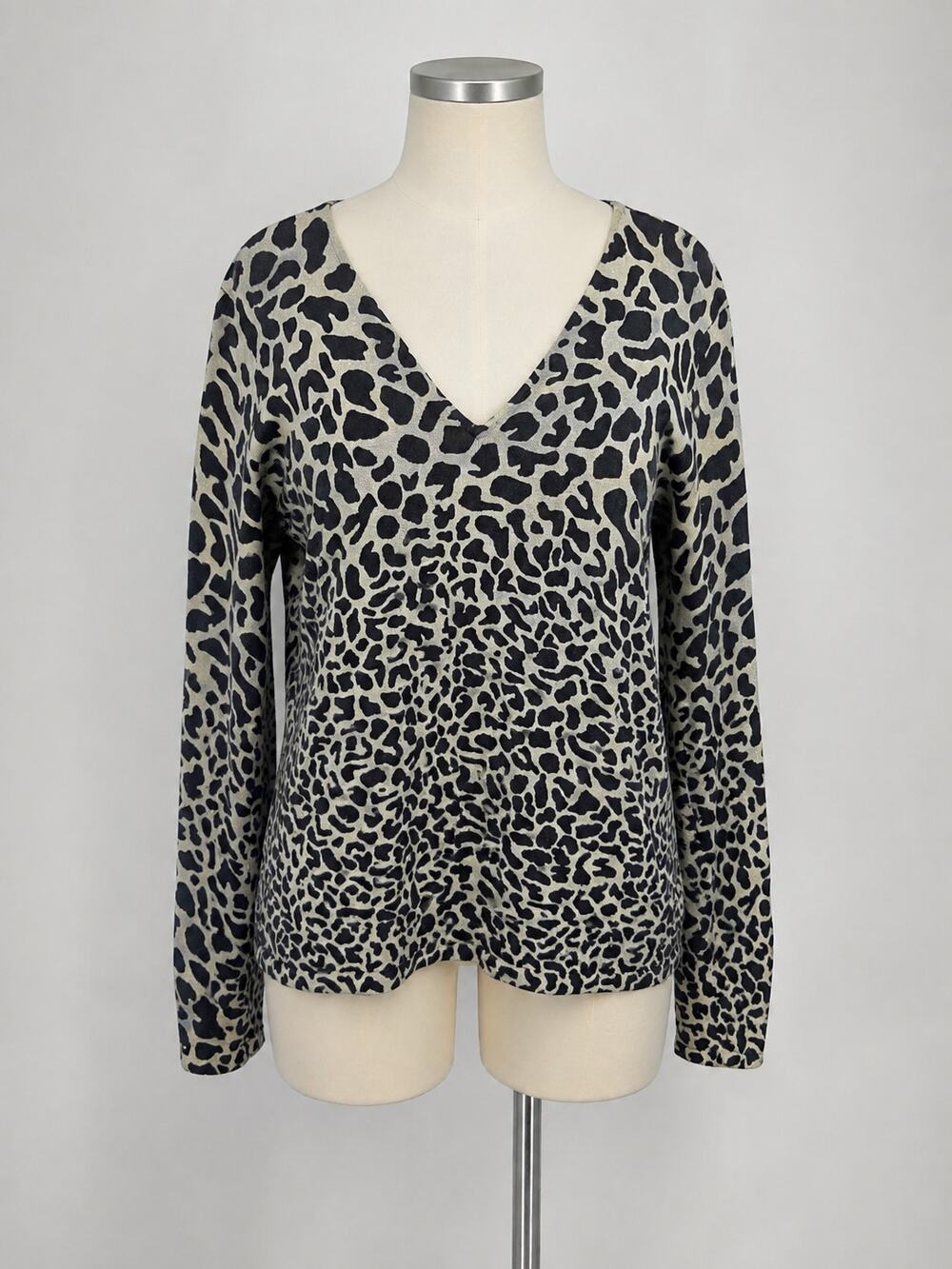 Talbots Women’s Medium Silk Blend Leopard Animal Print V-Neck Sweater Top